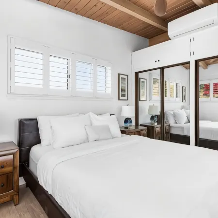 Modern Malibu Road Oceanfront Beach House with AC