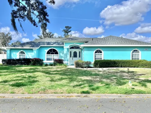 Cozy 3-Bedroom Home in Ocala with Private Hot Tub - Bungalows