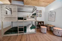 Cozy Treehouse with Lake View of Lake Arrowhead - 5 min from Village and Skypark - Alphydda
