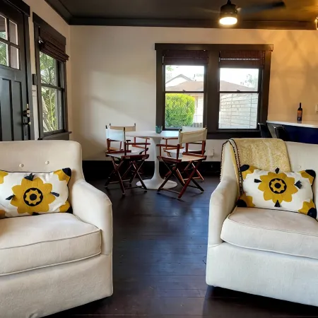 Charming Historic 1915 Bungalow next to Downtown