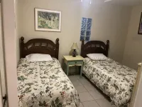 Ocean Front with Patio and Private Beach Access - 3 estrellas