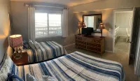 Expansive Ocean View: Private Balcony, Pool, Elevator & Executive Office - バルコニー