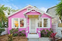 Sauna; Bar; Beach; Walk Downtown; Courtyard; Artsy; Family and Pet Friendly - 4-Star