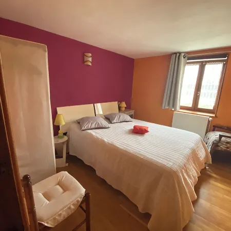 Rental Cottage St Merd La Breuille - Country House.