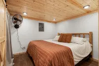 Beautiful cabin just seconds from Dale Hollow Lake! - WiFi