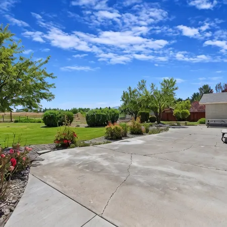 Newly Renovated, Modern Sleeps 21, Newly Added AC/Heating Units in Each Bedroom.