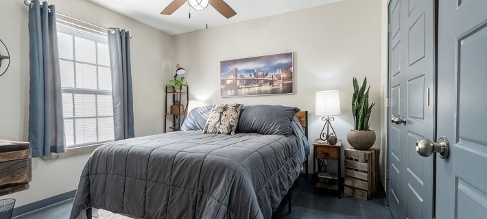 Take a trip to the Industrial Age in this centrally-located townhome. Hotels in Springdale