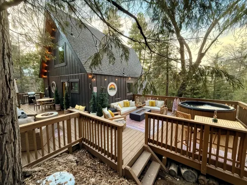 Secluded A-Frame, Fire Place, Hot Tub - Chalets