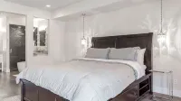 Luxurious La Costa Remodel by SPA w/Steam Shower and Washer/Dryer! - 民泊