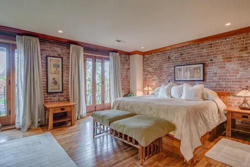 Incredible Luxury Loft in Historic Downtown McMinnville - 4-Star