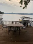 Charming! Cozy Lakefront Home with Fantastic Views, Close to Bagnell DAM - Wifi