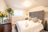 Designer Home. Lake View. Amazing Patio. Heated Swim Spa Pool & Hot Tub - Gym