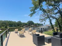 Luxury Lakefront @ Cedar Creek. Private luxury heated pool and Hot Tub! - 4-Star