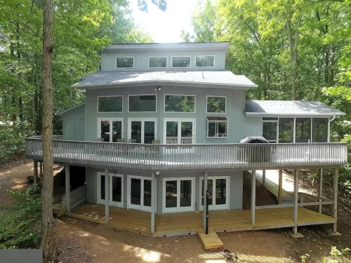 Lakefront 5 bedroom pet-friendly home on Lake Anna w/ game room, hot tub & beach - Wi-Fi