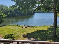 Great cabin on a tidal river, just minutes from Acadia National Park. - Alphydda