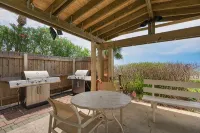 Direct Oceanfront! No Streets to Cross! Unobstructed Views! Sterling Sands 211 - Jacuzzi