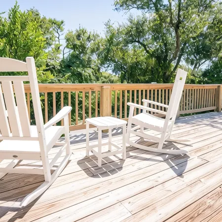 Remodeled Beach House 1 block from beach. 4min walk. Sleeps 8.