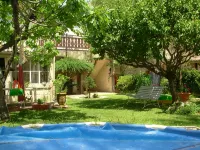 GRAND STUDIO CLIMATISE, INDEPENDANT DANS VILLA AVEC JARDIN, Tranquility assured - 2 ดาว