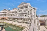 Luxury Paradise on the Bay!  3 Day & Weekly! Elks Members Welcome!! - balcony