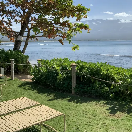 50 Steps to the Ocean!  Great Maui Location!