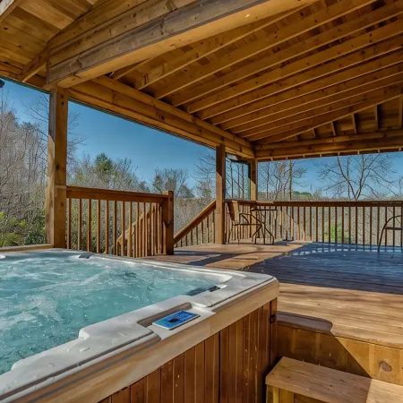 Piney Knob Lodge-15 Min to Lake Lure-30 Min to TIEC-Hot Tub -Stocked Pond-Creek