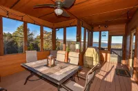 Lakeside Luxury, Gated, Firepit, Dock, Kayaks & Paddleboards - Wifi