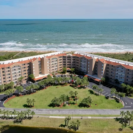 Oceanfront 2/2 Condo; Short walk to Pool & Beach