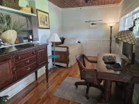 Charming Florida Cottage – Steps from St. Joe Bay with Top-Notch Amenities! - Balkoner