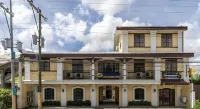 Metro Vigan Inn - parking