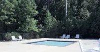 First Floor King Suite, Kids Bunk Room ~ Private Beach & Community Pool Access! - Swimmingpools