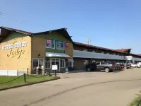 Silver Crest Lodge Hotels in Clairmont