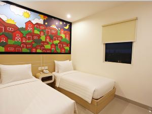 Nite & Day Hotel Gunungsari