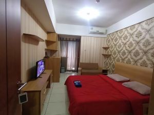 Apartment Green Lake View Ciputat by Celebrity Room