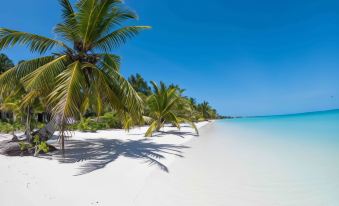 Clouds Beach Retreat Laamu Gan