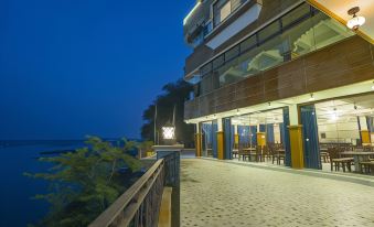 TreeHouse Narmade A Riverfront Resort & Spa Narmadapuram