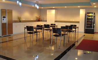 O'Hare Inn & Suites