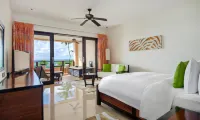 DoubleTree by Hilton Seychelles - Allamanda Resort & Spa Hotels in Takamaka