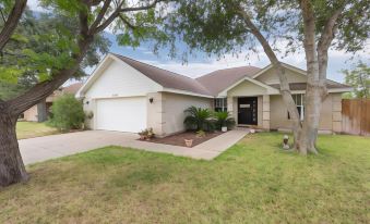 McAllen Majesty 4Br w Pool and Comfort