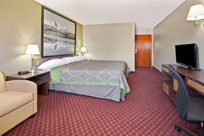 Super 8 by Wyndham Longmont/Del Camino