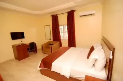 Lois Hotels - Golden Room Hotels near ICOM MEGA COMM. LTD