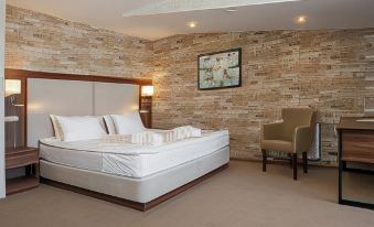 U Zolotyih Vorot Hotel