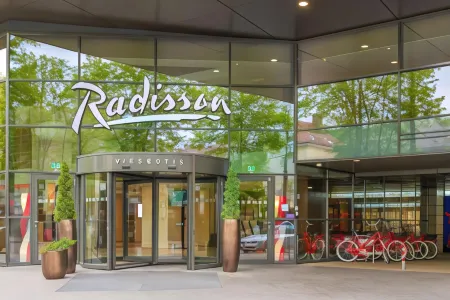 Radisson Hotel Kaunas Отели рядом с достопримечательностью «Костел Воскресения Христа»
