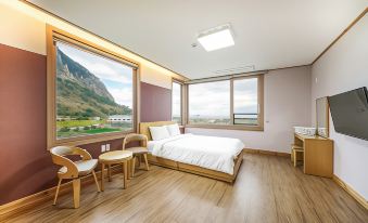 Seogwipo Stay in Sanbangsan Pension
