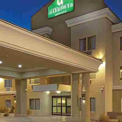 La Quinta Inn & Suites by Wyndham Ely Hotel Exterior