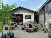 Jow's Place Hotel dekat Saipan Beach