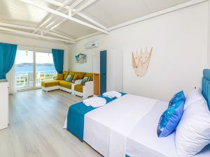 Derin Mavi Suit Butik Otel