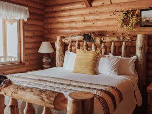 Bryce Canyon Log Cabins