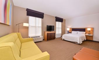 Hampton Inn & Suites Plymouth