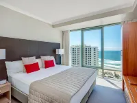 Mantra Legends Surfers Paradise Hotels near SkyPoint Climb