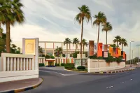 Palmyard Hotel Hotels near Dry Dock Beach